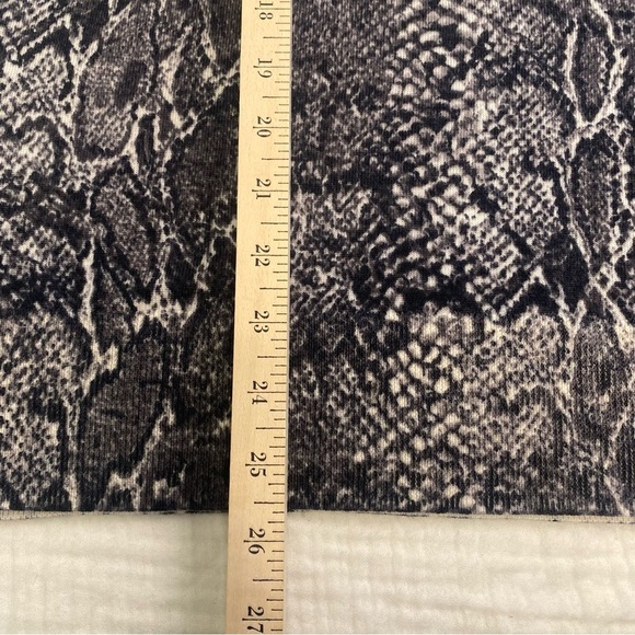 Talbots Black Gray Snake Print Long Sleeve Merino Wool Sweater Shirt LargePetite - Picture 4 of 16
